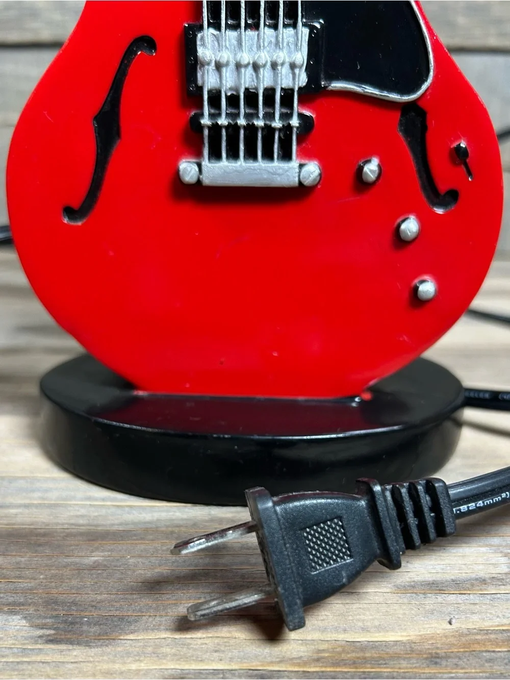 Rock 'n' Roll Red Guitar Table Lamp (Gibson ES-335 Style) #guitarlamp #music